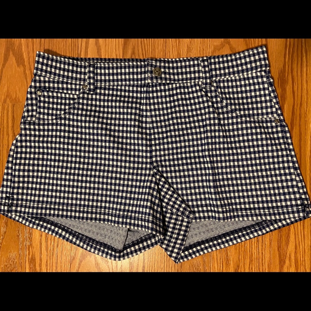 White and Navy Blue Gingham Hue Shorts Women’s M